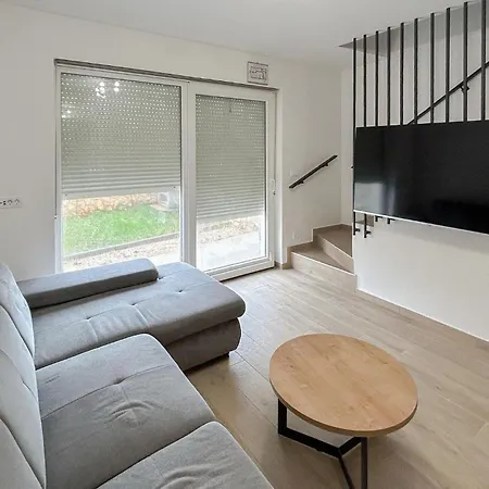 Apartment Lovely In *